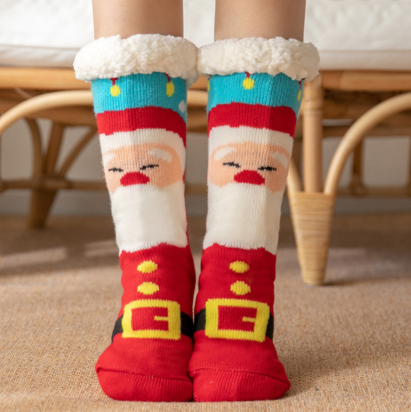 Ploves and thick floor socks 