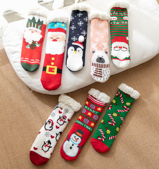 Ploves and thick floor socks 